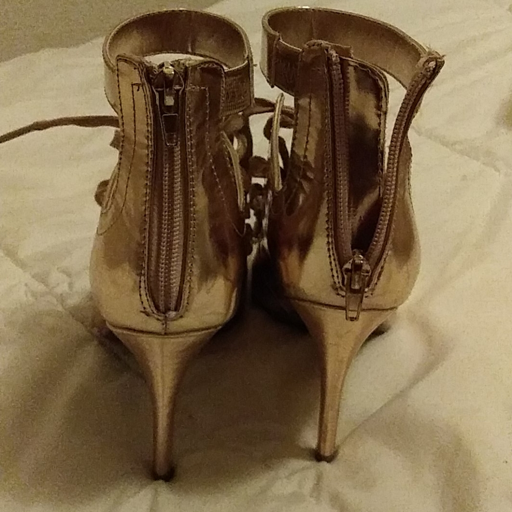 Heels - Picture 4 of 4